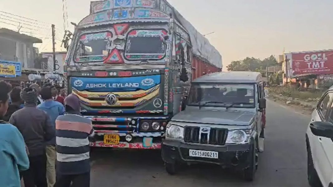 A truck hit a vehicle full of students of Swami Atmanand School