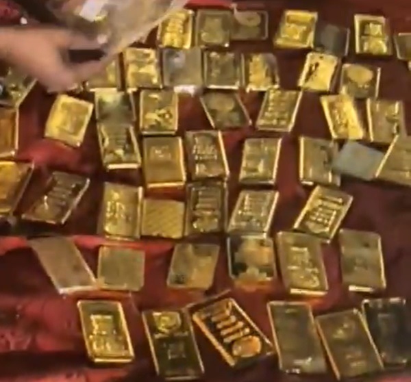 Gold worth more than 40 crores and cash worth 10 crores found in an abandoned car